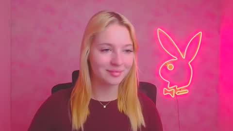 Snapshot of _mila_la_ chatting on November 2025 12:49:02 PM Melanie online show from November 2025 12:49:02 PM