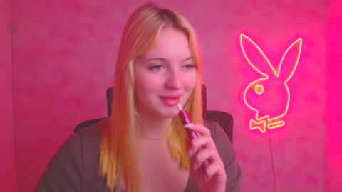 Snapshot of _mila_la_ chatting on November 2025 01:06:01 PM Melanie online show from November 2025 01:06:01 PM