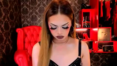 Raven Strauss online show from July 2026 08:33:02 PM