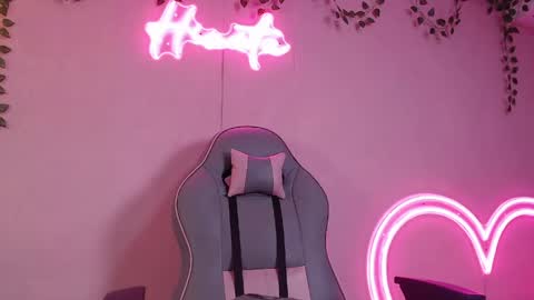 Snapshot of _miss_hinata_ chatting on April 2026 01:24:01 PM Hinata 3 online show from April 2026 01:24:01 PM