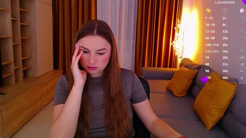 Mia online show from November 2025 07:27:01 AM