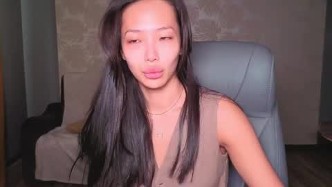 Snapshot of _miura_ chatting on May 2026 05:23:02 AM MIURA online show from May 2026 05:23:02 AM