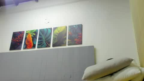 _molly_rosse_ online show from April 2026 11:57:02 AM