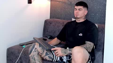 _mrcock_ online show from October 2025 07:23:02 PM