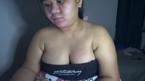 Snapshot of _natalieey chatting on April 2026 04:43:02 PM nics online show from April 2026 04:43:02 PM