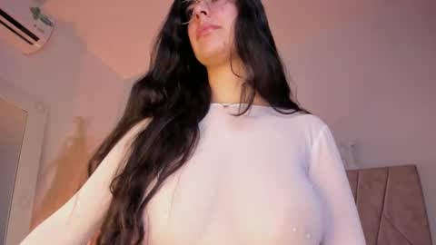 Niah  You can call me Ni or cutie haha online show from January 2025 11:39:02 PM