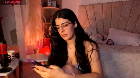 Niah  You can call me Ni or cutie haha online show from February 2025 09:31:01 PM