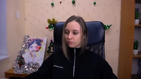 Nica online show from December 2024 02:48:02 PM