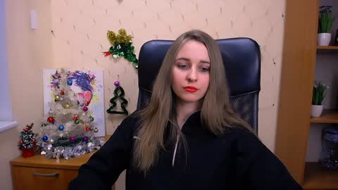 Nica online show from December 2024 05:44:02 PM