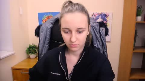 Nica online show from February 2025 12:37:01 PM