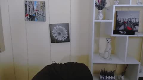 Nica online show from March 2025 04:52:02 PM