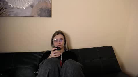 Nica online show from March 2026 10:11:01 AM