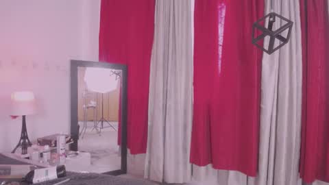 niiky online show from February 2025 05:40:01 PM