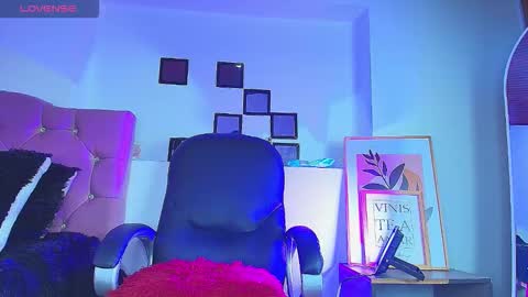 Noa Smith online show from November 2025 04:18:01 PM