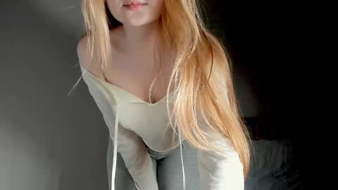  Adalin  online show from December 2025 09:43:01 PM