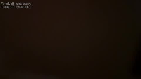 Snapshot of _octopussy_ chatting on May 2026 10:15:02 PM Mikayla online show from May 2026 10:15:02 PM