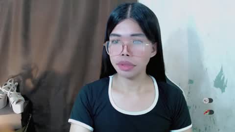 _odette22 online show from July 2026 12:53:02 PM
