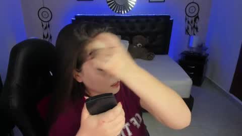 Olivia jones online show from September 2025 02:31:02 PM