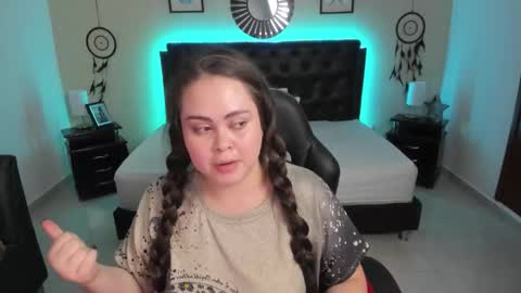 Olivia jones online show from September 2025 03:05:01 PM