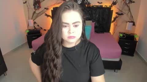 Olivia jones online show from October 2025 12:05:01 PM