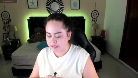 Olivia jones online show from June 2026 12:17:01 PM