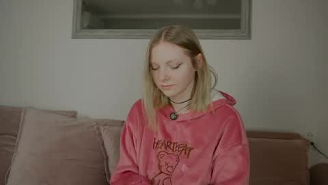 Viktoria online show from April 2026 04:48:01 AM