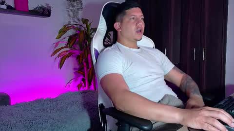 Roberto online show from November 2025 12:27:02 PM