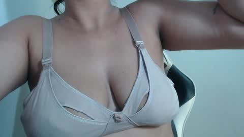 Snapshot of _samantha_fox19 chatting on April 2026 03:20:02 PM _samantha_fox19 online show from April 2026 03:20:02 PM