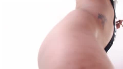 Snapshot of _sarahtomatto_ chatting on February 2025 10:26:02 PM _sarahtomatto_ online show from February 2025 10:26:02 PM