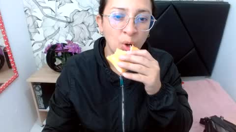 _saraximena_ online show from July 2026 07:14:02 AM