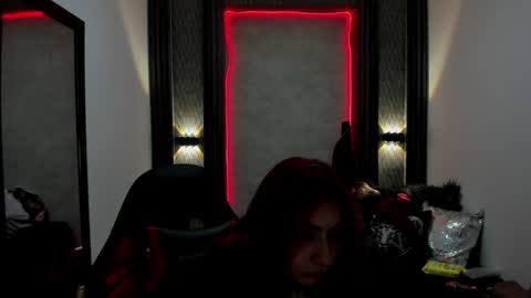 Snapshot of _selene_red chatting on January 2025 01:39:01 PM Selene online show from January 2025 01:39:01 PM