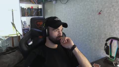 Snapshot of _serious_man chatting on September 2025 12:48:01 PM Ask me online show from September 2025 12:48:01 PM