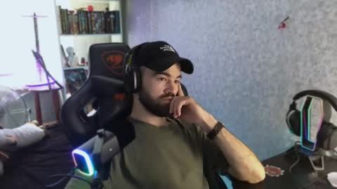 Snapshot of _serious_man chatting on September 2025 10:06:02 AM Ask me online show from September 2025 10:06:02 AM