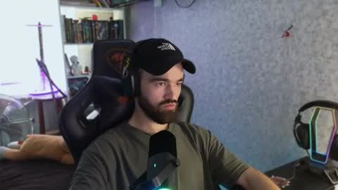 Snapshot of _serious_man chatting on September 2025 10:17:01 AM Ask me online show from September 2025 10:17:01 AM