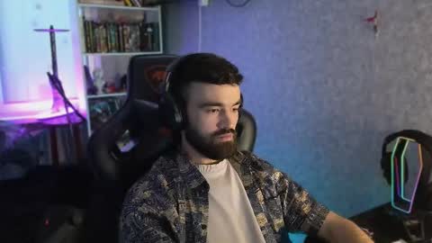 Snapshot of _serious_man chatting on September 2025 03:16:01 PM Ask me online show from September 2025 03:16:01 PM