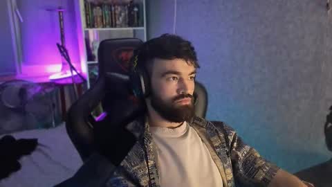 Snapshot of _serious_man chatting on September 2025 11:10:01 PM Ask me online show from September 2025 11:10:01 PM