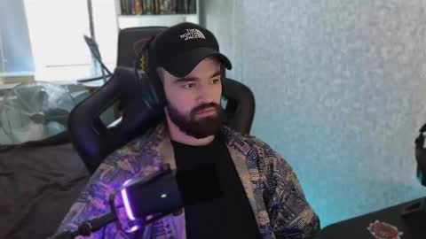 Snapshot of _serious_man chatting on September 2025 12:21:02 PM Ask me online show from September 2025 12:21:02 PM