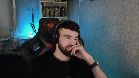 Snapshot of _serious_man chatting on October 2025 11:35:01 PM Ask me online show from October 2025 11:35:01 PM