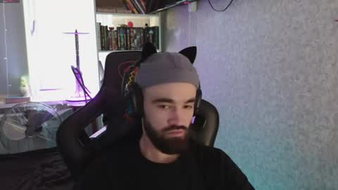 Snapshot of _serious_man chatting on October 2025 12:36:01 PM Ask me online show from October 2025 12:36:01 PM