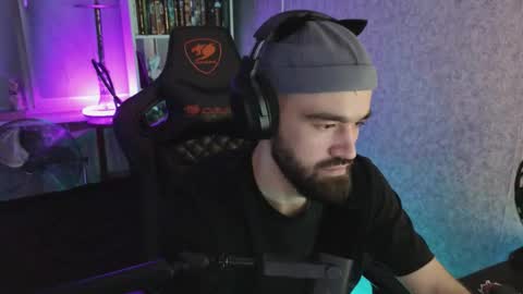 Snapshot of _serious_man chatting on October 2025 12:41:02 AM Ask me online show from October 2025 12:41:02 AM