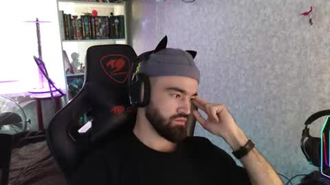 Snapshot of _serious_man chatting on October 2025 12:47:02 PM Ask me online show from October 2025 12:47:02 PM