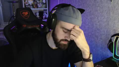 Snapshot of _serious_man chatting on October 2025 09:03:01 PM Ask me online show from October 2025 09:03:01 PM