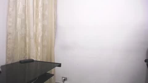 Juan Pablo-independent model online show from February 2025 01:20:01 AM