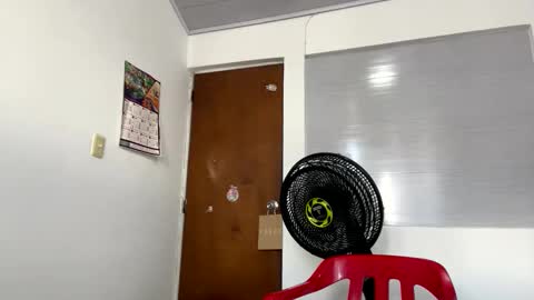 Juan Pablo-independent model online show from October 2025 05:14:02 PM