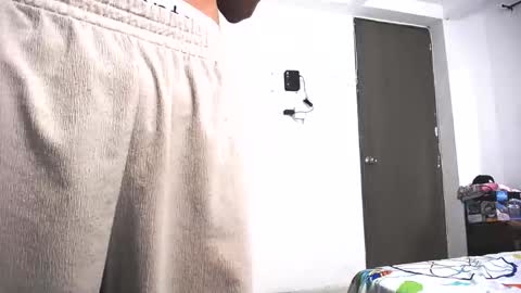 Juan Pablo-independent model online show from April 2026 09:05:01 PM