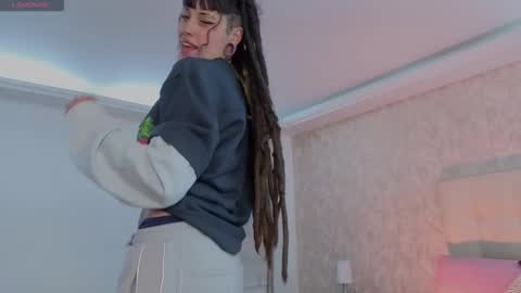 _sharlotte777 online show from January 2026 12:42:02 PM