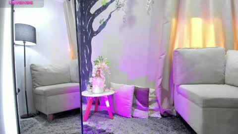 Snapshot of _sofia_cruz chatting on April 2026 07:52:01 PM 640 200 online show from April 2026 07:52:01 PM