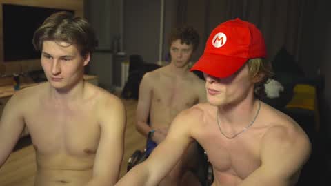 OLIVERpvt is open online show from December 2024 04:12:02 PM