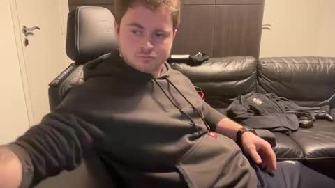 Snapshot of _stevie___ chatting on January 2025 04:32:02 PM _stevie___ online show from January 2025 04:32:02 PM