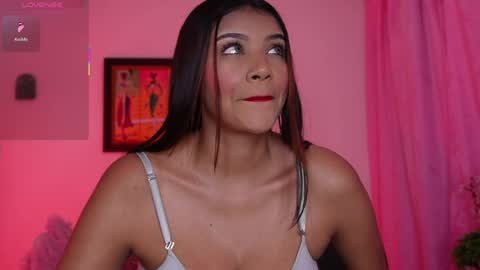   0900 p.m a 0500 a.m Colombia time UTC -5  online show from April 2026 02:03:02 AM